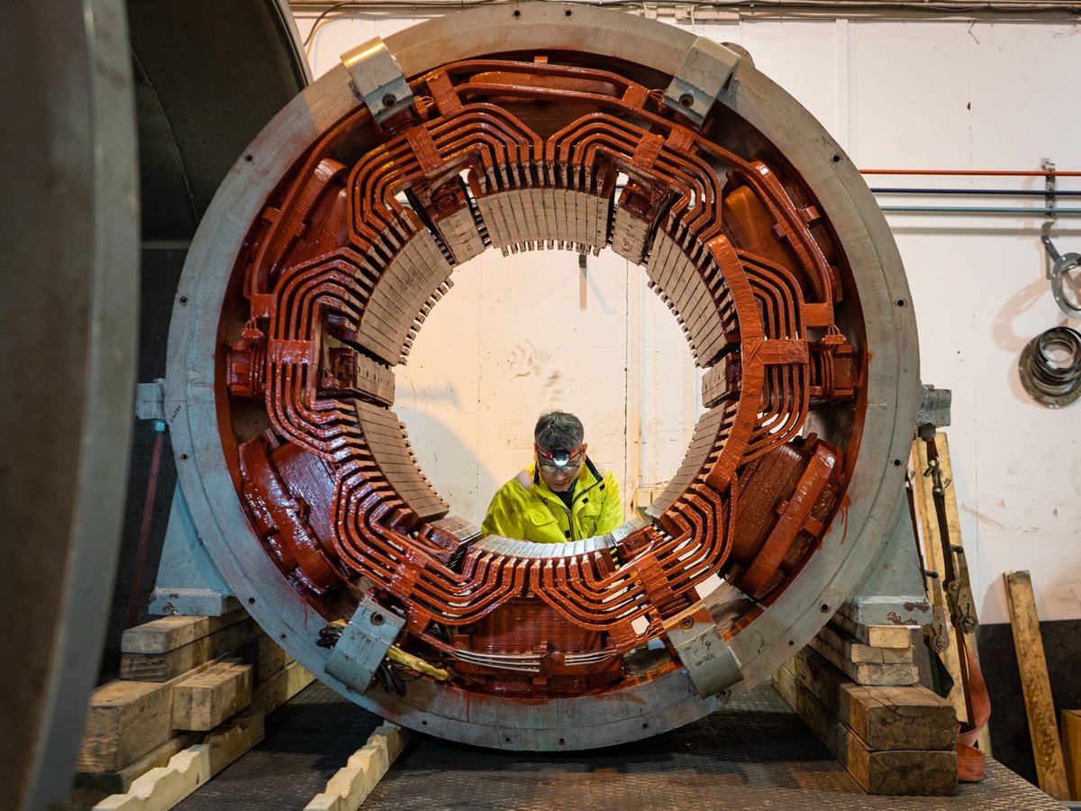 Miras Elektro - Working on large motor