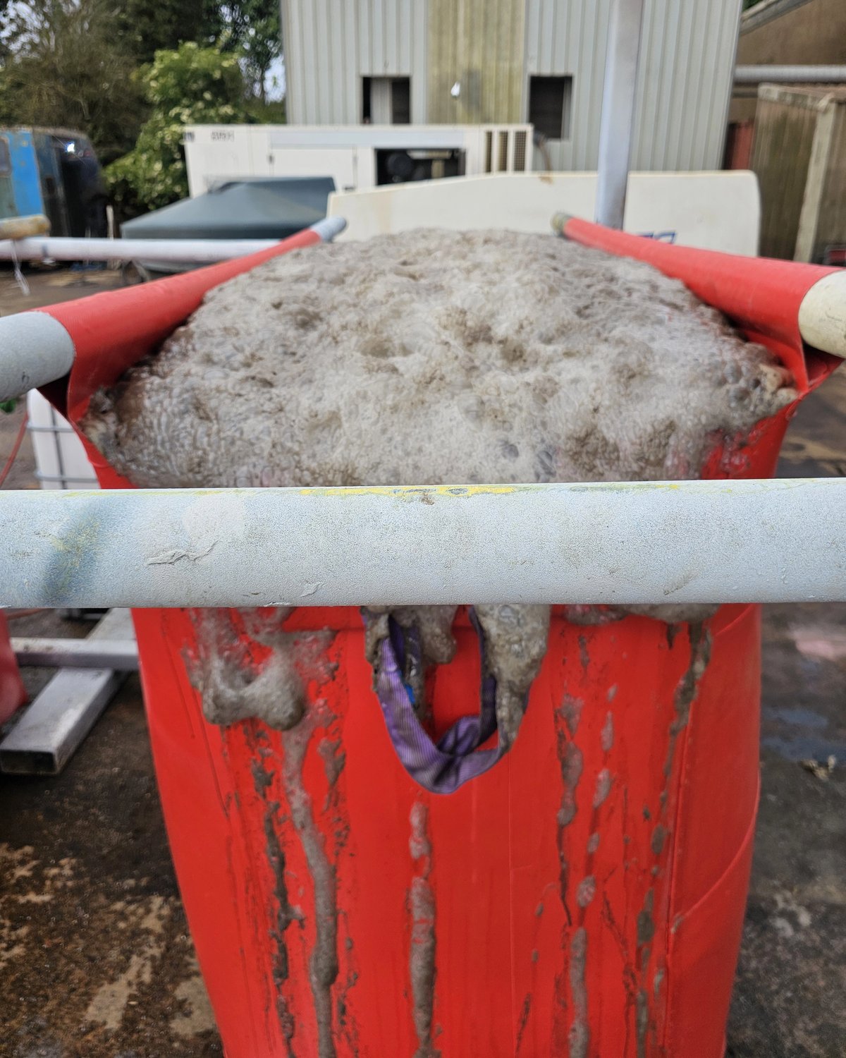 Cleaning in big bag with Marine Fluid